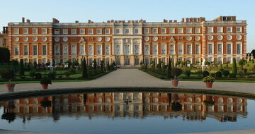 CK Turancar, Letecký poznávací zájazd,  Veľká Británia, Okruh južným Anglickom, Hampton Court Palace