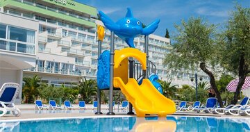 Hotel Narcis - detský bazén - autobusový zájazd CK Turancar - Chorvátsko, Istria, Rabac