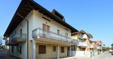 Apartmánový dom Casa Gugliemo e Anna v Lignano Sabbiadoro, dovolenka autobusom alebo individuálnou dopravou CK TURANCAR