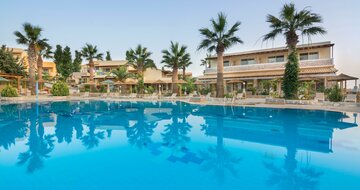 Kouros Palace hotel - bazén - letecky zájazd CK TURANCAR Kos Mastichari