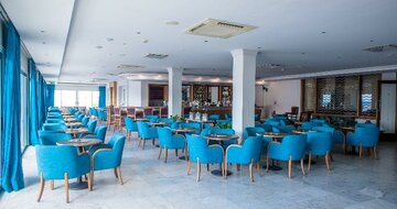 Cynthiana Beach Hotel - bar - letecký zájazd CK Turancar - Cyprus, Paphos