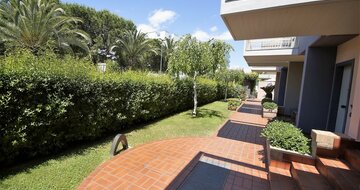 Rezidencia Mediterraneo - záhrada - zájazd vlastnou dopravou CK Turancar - Taliansko - San Benedetto del Tronto - Palmová riviéra
