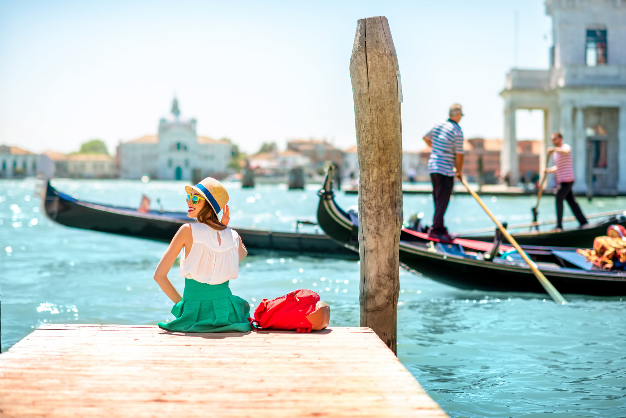 Taliansko, krásny pohľad na gondoly v Benátkach