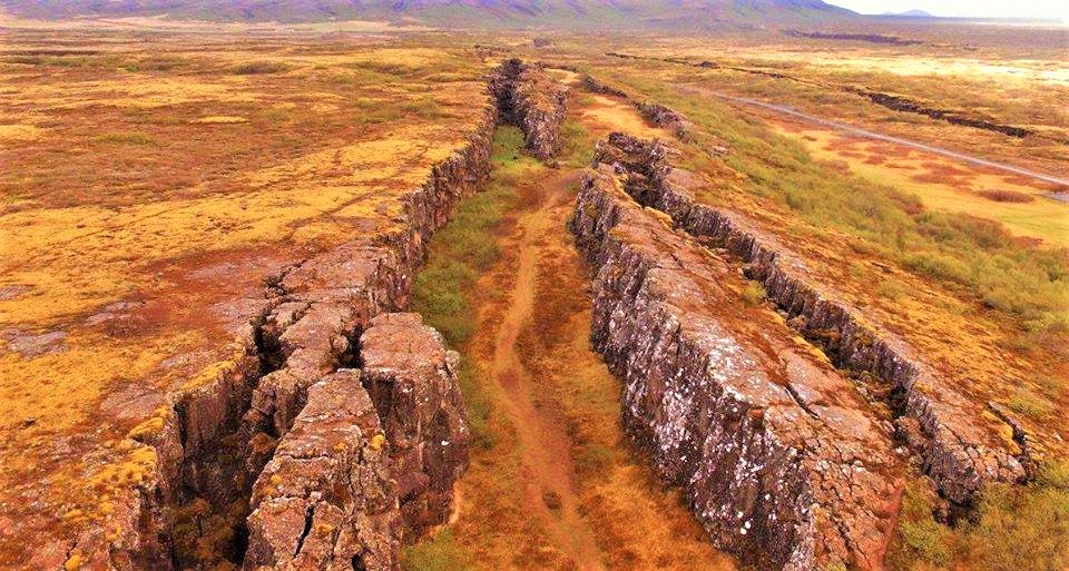  Kontinentálne dosky Ameriky a Európy v národnom parku Thingvellir. Island - poznávací zájazd, CK Turancar