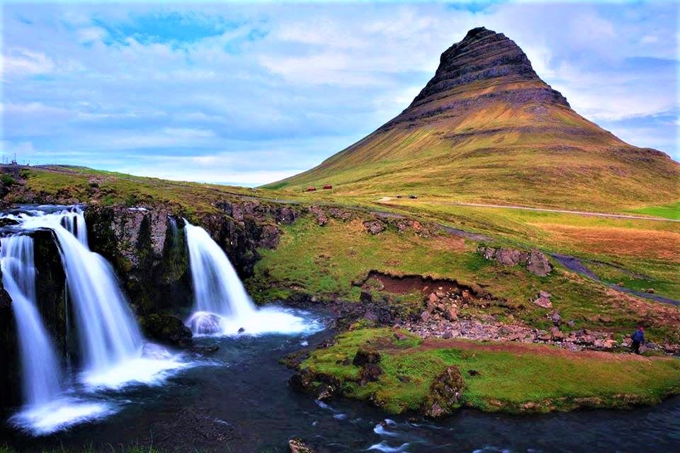 Hora Kirkjufell.patrí k najčastejšie fotografovaným úkazom Islandu. Ak chcete vidieť polárnu žiaru, odtiaľto je najkrajší výhľad! Poznávací zájazd Island - CK Turancar