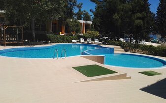 Rodon hotel - bazén - letecký zájazd CK Turancar - Grécko, Thasos,Tripiti Rodon hotel - bazén - letecký zájazd CK Turancar - Grécko, Thasos,Tripiti