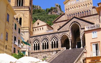 CK Turancar, autobusový poznávací zájazd, Kampánia s pobytom pri mori, Positano, kostol Santa Maria Assunta CK Turancar, autobusový poznávací zájazd, Kampánia s pobytom pri mori, Positano, kostol Santa Maria Assunta