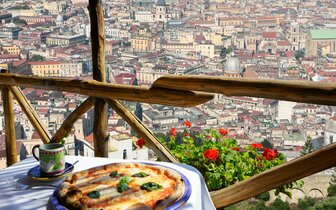 CK Turancar, autobusový poznávací zájazd, Kampánia s pobytom pri mori, Neapol, pizza Margherita CK Turancar, autobusový poznávací zájazd, Kampánia s pobytom pri mori, Neapol, pizza Margherita