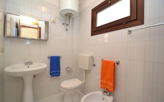 apartmánový dom Gemini s bazénom a záhradou v časti Pineda v Bibione, zájazdy autobusovou a ind. dopravou CK TURANCAR