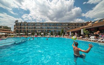 Hotel Bajkal - bazén - letecký zájazd CK Turancar - Bulharsko, Slnečné pobrežie