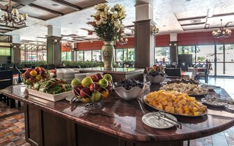 Hotel Bajkal - bufetové stoly - letecký zájazd CK Turancar - Bulharsko, Slnečné pobrežie