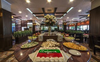 Hotel Bajkal - bufetové stoly - letecký zájazd CK Turancar - Bulharsko, Slnečné pobrežie