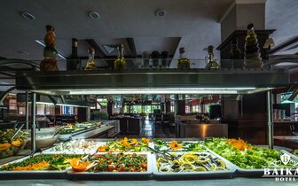 Hotel Bajkal - bufetové stoly - letecký zájazd CK Turancar - Bulharsko, Slnečné pobrežie