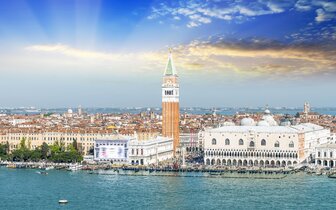 CK Turancar, Autobusový poznávací zájazd, Taliansko, Benátsky karneval, panoráma mesta