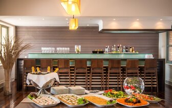 Hotel Bella beach - bar - letecký zájazd CK Turancar - Kréta, Anissaras