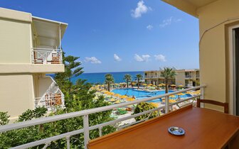 Hotel Eri Beach & Village - výhľad z izby - letecký zájazd CK Turancar - Kréta, Hersonissos