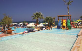 Hotel Eri Beach & Village - bazén - letecký zájazd CK Turancar - Kréta, Hersonissos