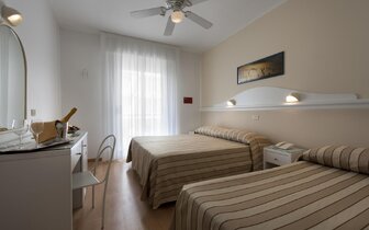Hotel Miami s bazénom, Taliansko, Lido di Jesolo, dovolenka autom alebo autobusovou dopravou CK TURANCAR Hotel Miami s bazénom, Taliansko, Lido di Jesolo, dovolenka autom alebo autobusovou dopravou CK TURANCAR