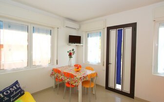 Apartmány Stella s klimatizáciou - zájazd autobusovou alebo individuálnou dopravou do BIBIONE CK TURANCAR