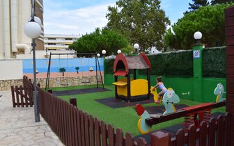Hotel Amatista - detské ihrisko - letecký zájazd CK Turancar - Španielsko, Lloret de Mar Hotel Amatista - detské ihrisko - letecký zájazd CK Turancar - Španielsko, Lloret de Mar