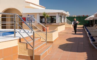 Hotel Amatista - bar na streche - letecký zájazd CK Turancar - Španielsko, Lloret de Mar Hotel Amatista - bar na streche - letecký zájazd CK Turancar - Španielsko, Lloret de Mar