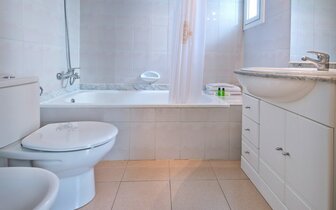 Hotel Summer Sun - kúpeľňa - letecký zájazd CK Turancar, Španielsko, Santa Susanna