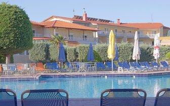 Hotel Grand Platon - bazén - letecký zájazd CK Turancar - Grécko, Olympská riviéra, Paralia Hotel Grand Platon - bazén - letecký zájazd CK Turancar - Grécko, Olympská riviéra, Paralia