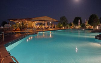 Hotel Grand Platon - bazén - letecký zájazd CK Turancar - Grécko, Olympská riviéra, Paralia Hotel Grand Platon - bazén - letecký zájazd CK Turancar - Grécko, Olympská riviéra, Paralia