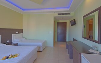 Hotel Grand Platon - izba - letecký zájazd CK Turancar - Grécko, Olympská riviéra, Paralia Hotel Grand Platon - izba - letecký zájazd CK Turancar - Grécko, Olympská riviéra, Paralia