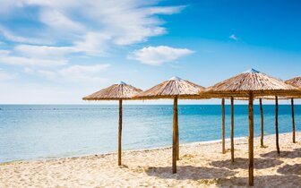 Hotel Grand Platon - pláž - letecký zájazd CK Turancar - Grécko, Olympská riviéra, Paralia Hotel Grand Platon - pláž - letecký zájazd CK Turancar - Grécko, Olympská riviéra, Paralia