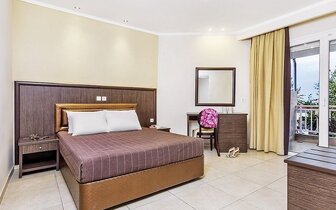 Hotel Grand Platon - izba - letecký zájazd CK Turancar - Grécko, Olympská riviéra, Paralia Hotel Grand Platon - izba - letecký zájazd CK Turancar - Grécko, Olympská riviéra, Paralia