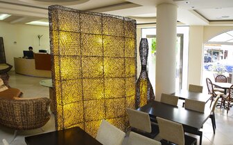 Hotel Poseidon - lobby, reštaurácia - letecký zájazd CK Turancar - Grécko, Olympská riviéra, Paralia Hotel Poseidon - lobby, reštaurácia - letecký zájazd CK Turancar - Grécko, Olympská riviéra, Paralia