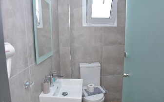 Hotel Poseidon - kúpeľňa v novej časti - letecký zájazd CK Turancar - Grécko, Olympská riviéra, Paralia Hotel Poseidon - kúpeľňa v novej časti - letecký zájazd CK Turancar - Grécko, Olympská riviéra, Paralia