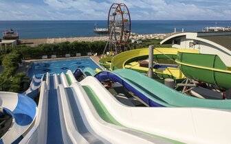 Hotel Delphin Imperial - bazén a tobogány - letecký zájazd CK Turancar - Turecko, Lara