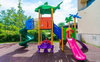 Hotel Tiara Beach - detské ihrisko - letecký zájazd CK Turancar - Bulharsko, Slnečné pobrežie Hotel Tiara Beach - detské ihrisko - letecký zájazd CK Turancar - Bulharsko, Slnečné pobrežie