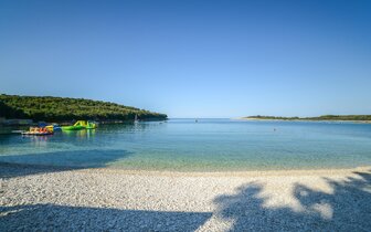 Hotel Centinera - pláž - autobusový zájazd CK Turancar - Chorvátsko, Istria, Pula