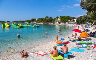 Hotel Centinera - pláž - autobusový zájazd CK Turancar - Chorvátsko, Istria, Pula