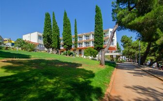 Hotel Centinera - areál - autobusový zájazd CK Turancar - Chorvátsko, Istria, Pula
