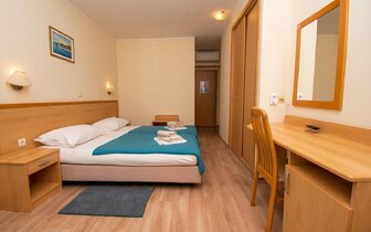 Hotel Centinera - izba - autobusový zájazd CK Turancar - Chorvátsko, Istria, Pula