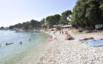 Hotel Centinera - pláž - autobusový zájazd CK Turancar - Chorvátsko, Istria, Pula