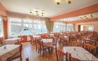 Hotel Centinera - reštaurácia - autobusový zájazd CK Turancar - Chorvátsko, Istria, Pula