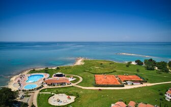 Apartmány Polynesia - areál s bazénom - autobusový zájazd CK Turancar - Chorvátsko, Istria, Umag, Katoro