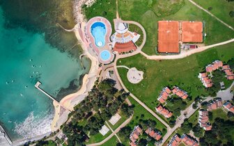 Apartmány Polynesia - areál - autobusový zájazd CK Turancar - Chorvátsko, Istria, Umag, Katoro