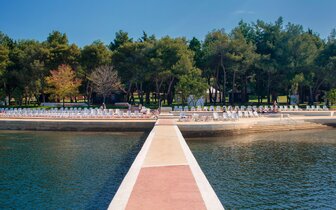 Apartmány Polynesia - mólo - autobusový zájazd CK Turancar - Chorvátsko, Istria, Umag, Katoro