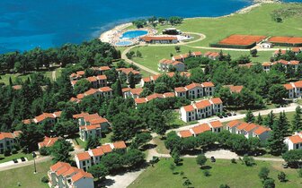 Apartmány Polynesia - areál s bazénom - autobusový zájazd CK Turancar - Chorvátsko, Istria, Umag, Katoro