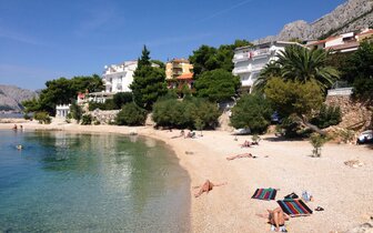 Penzión Star - pláž - Chorvátsko Omiš Nemira - autobusový zájazd CK Turancar