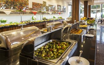 Kleopatra Ada Beach - bufetové stoly - letecký zájazd CK Turancar - Turecko, Alanya