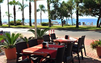 Kleopatra Ada Beach - reštaurácia - letecký zájazd CK Turancar - Turecko, Alanya