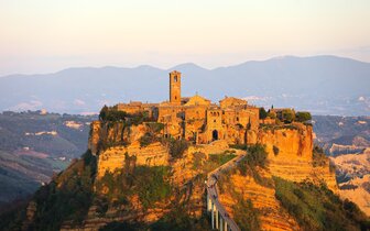 CK Turancar, autobusový poznávací zájazd, Umbria - potulky srdcom Talianska, Civita di Bagnoregio CK Turancar, autobusový poznávací zájazd, Umbria - potulky srdcom Talianska, Civita di Bagnoregio