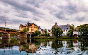 CK Turancar, autobusový poznávací zájazd Melebné údolie Rýna a Mosely s návštevou Luxemburgu, Bernkastel Kues CK Turancar, autobusový poznávací zájazd Melebné údolie Rýna a Mosely s návštevou Luxemburgu, Bernkastel Kues